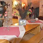 לינה וארוחת בוקר Chateau Des Aiguilles