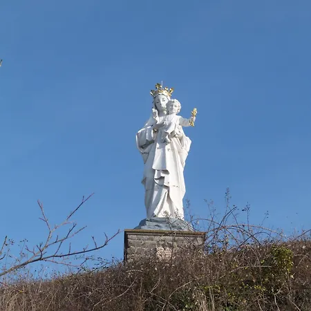 Chateau Des Aiguilles Bed and breakfast