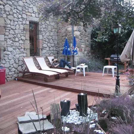 Chateau Des Aiguilles Bed & Breakfast