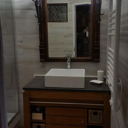 Bed and breakfast Chateau Des Aiguilles 3*