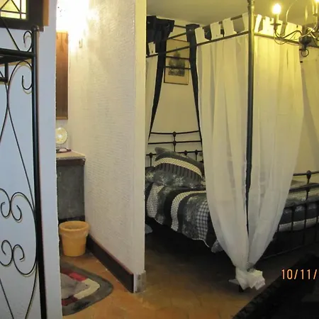 Bed & Breakfast Chateau Des Aiguilles